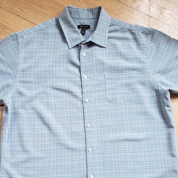Van Heusen Men's Button-Down Short Sleeve Multitone Blue Geometric Pattern Shirt - Picture 6 of 16